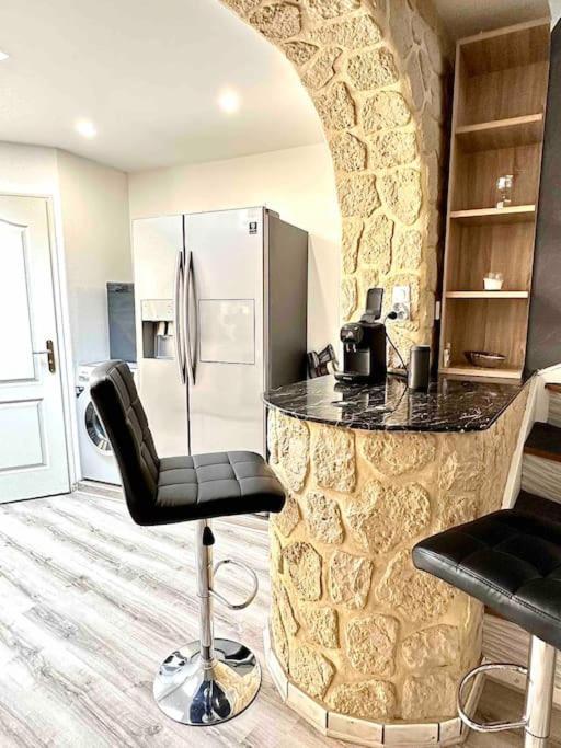 Une Belle Maison Avec 2 Chambre Croix Bagian luar foto