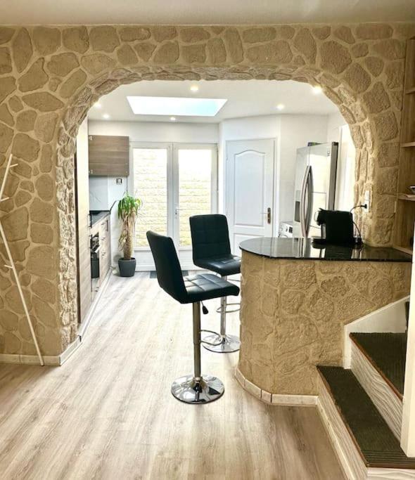 Une Belle Maison Avec 2 Chambre Croix Bagian luar foto