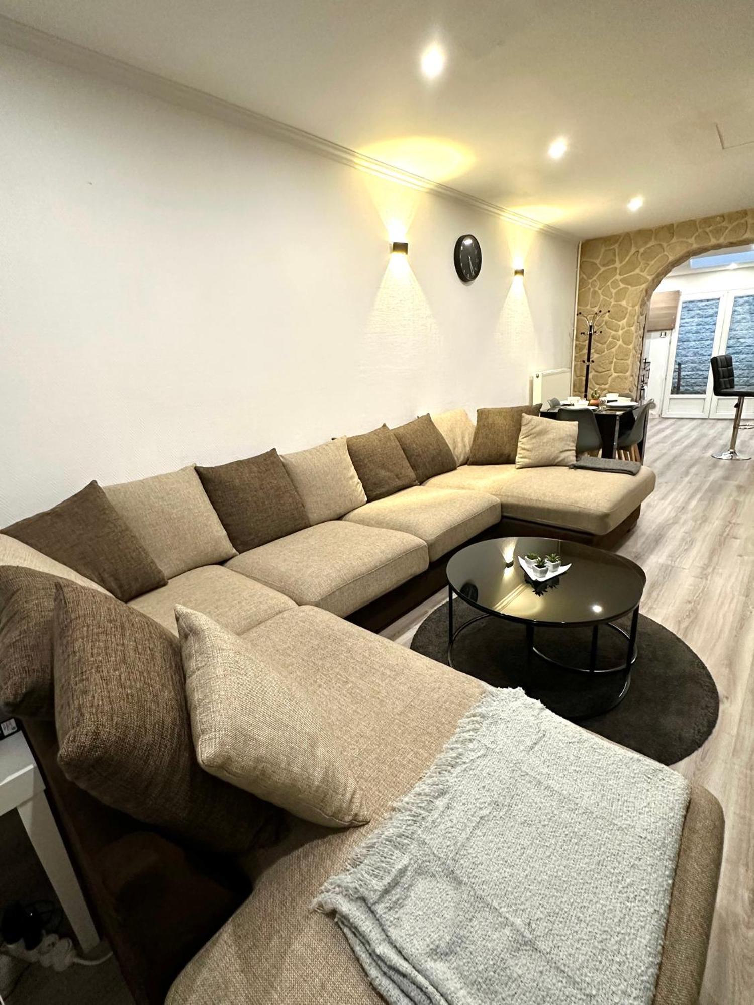 Une Belle Maison Avec 2 Chambre Croix Bagian luar foto