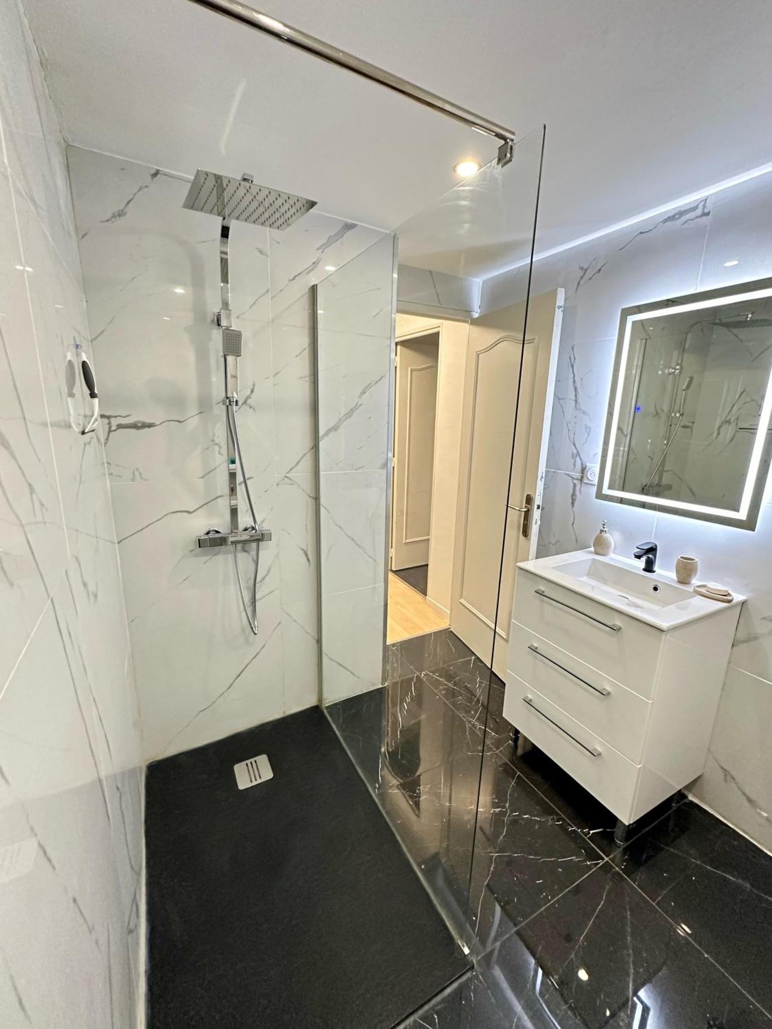 Une Belle Maison Avec 2 Chambre Croix Bagian luar foto